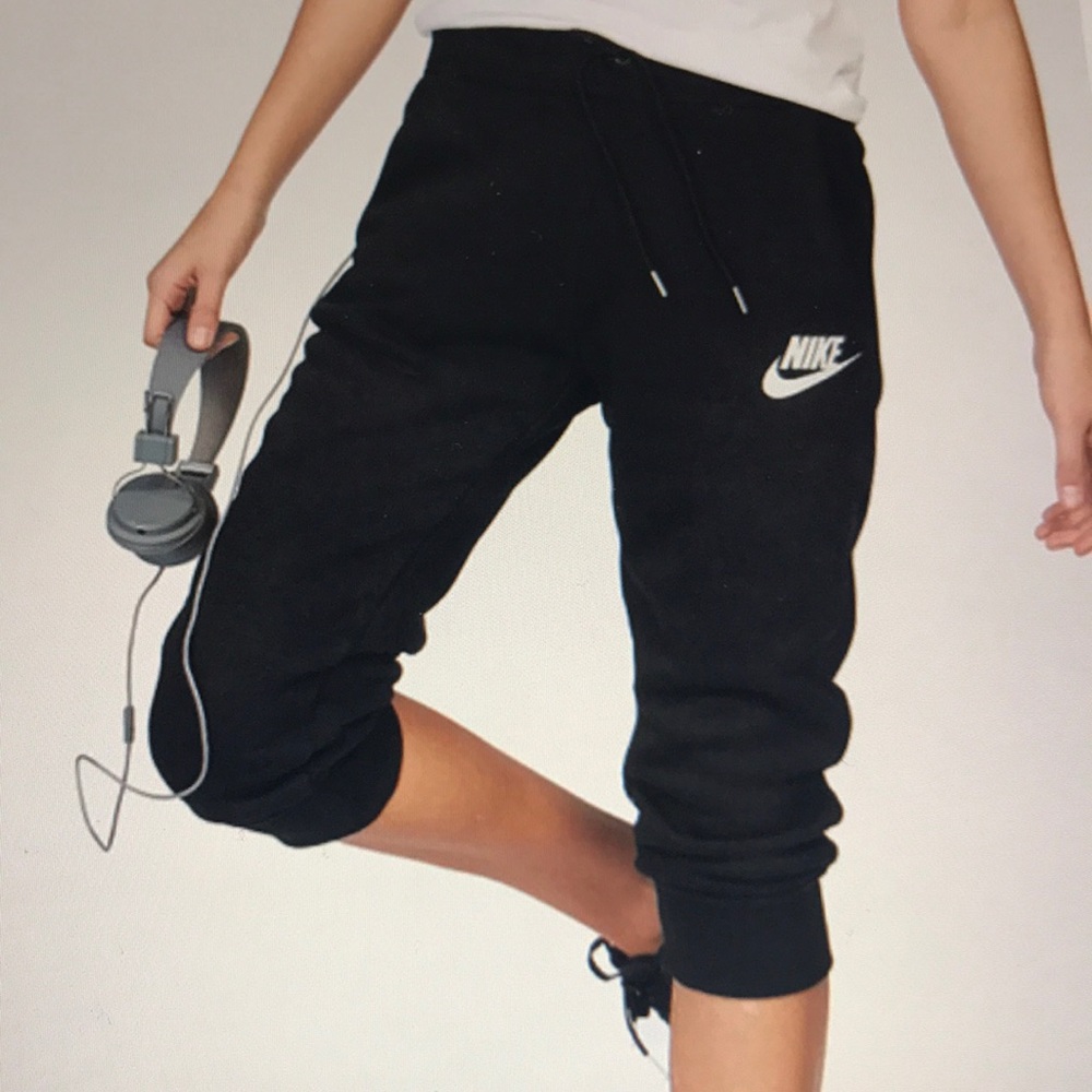 NIKE Rally Jogger Capris